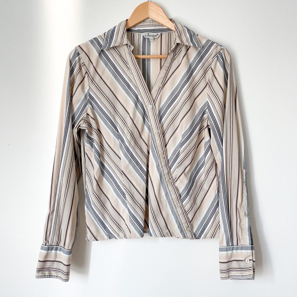 2/20$ Jessica Y2K button down shirt